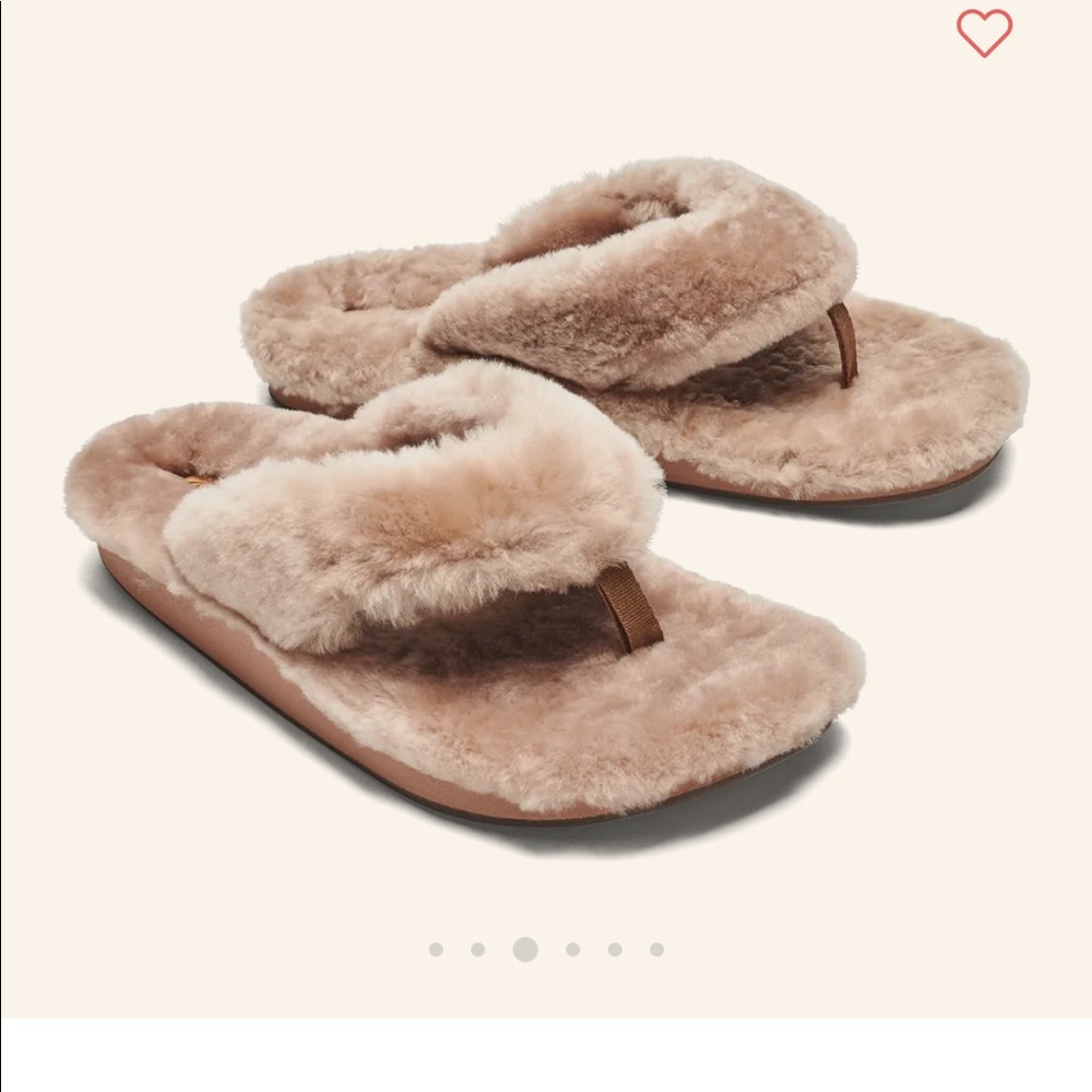 NWT Olukai slippers size 8